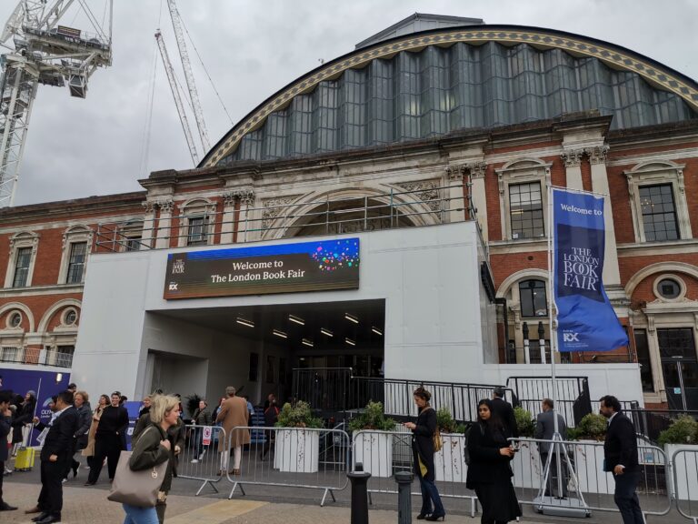 Chinese author Xue Mo shines at London Book Fair 2023